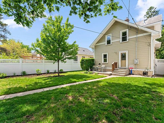 3rd image of 3205 46th Ave S