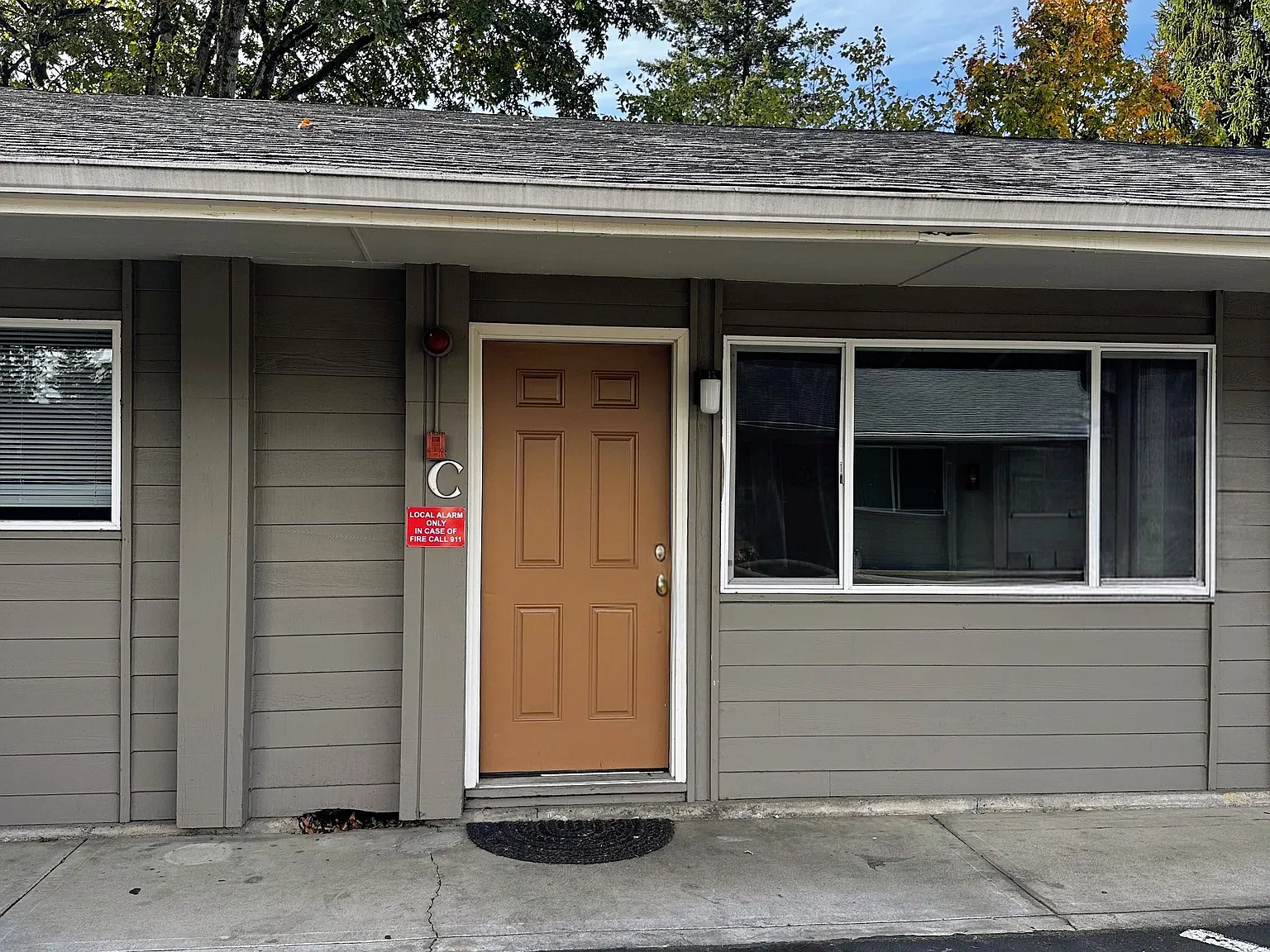2 bed, 900 sqft, $1,350 — Photo 2