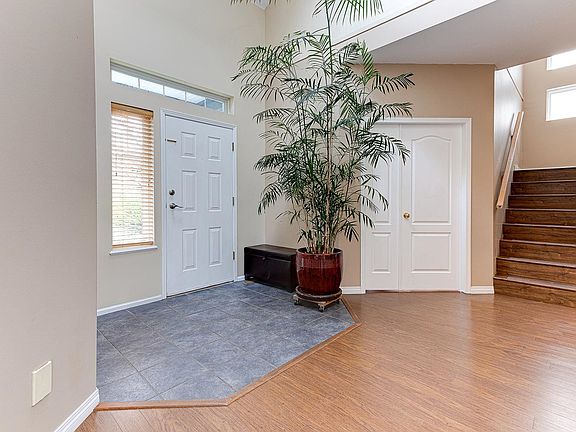 2nd image of 1077 Riverside Dr