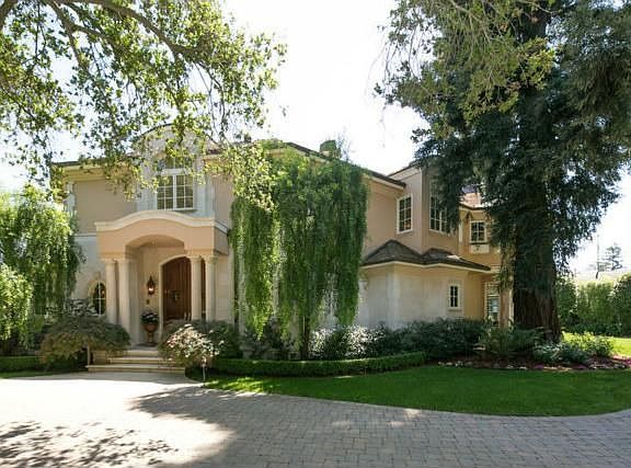 3rd image of 221 Atherton Ave
