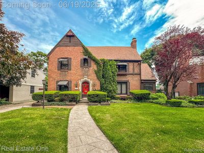 26044 York Rd, Huntington Woods, MI, 48070