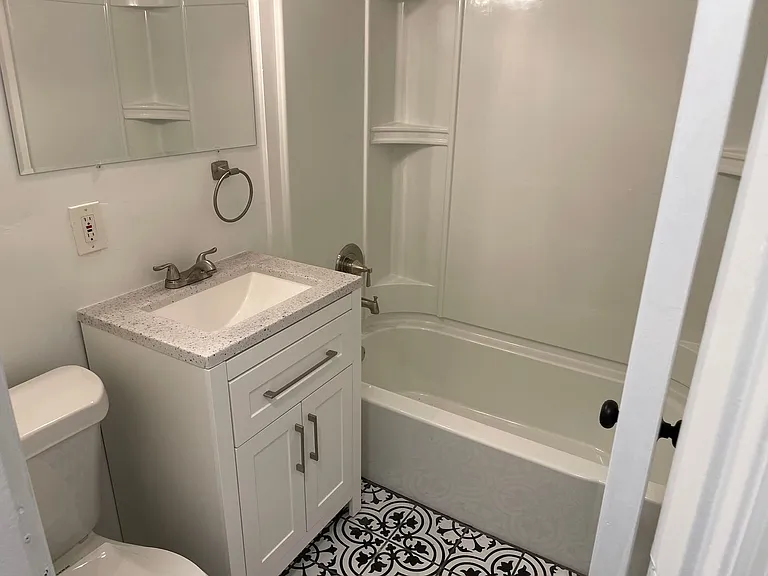 207 Smith Ct — Photo 5