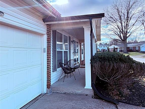 4th image of 1864 Redcoat Dr