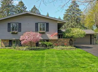 1708 Radnor Ct, Geneva, IL 60134