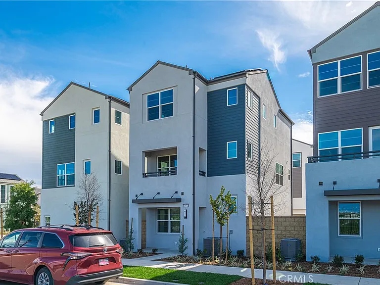 2472 E Stanley Paseo — Photo 27