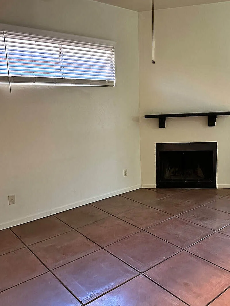 Glenn St Casitas — Photo 2