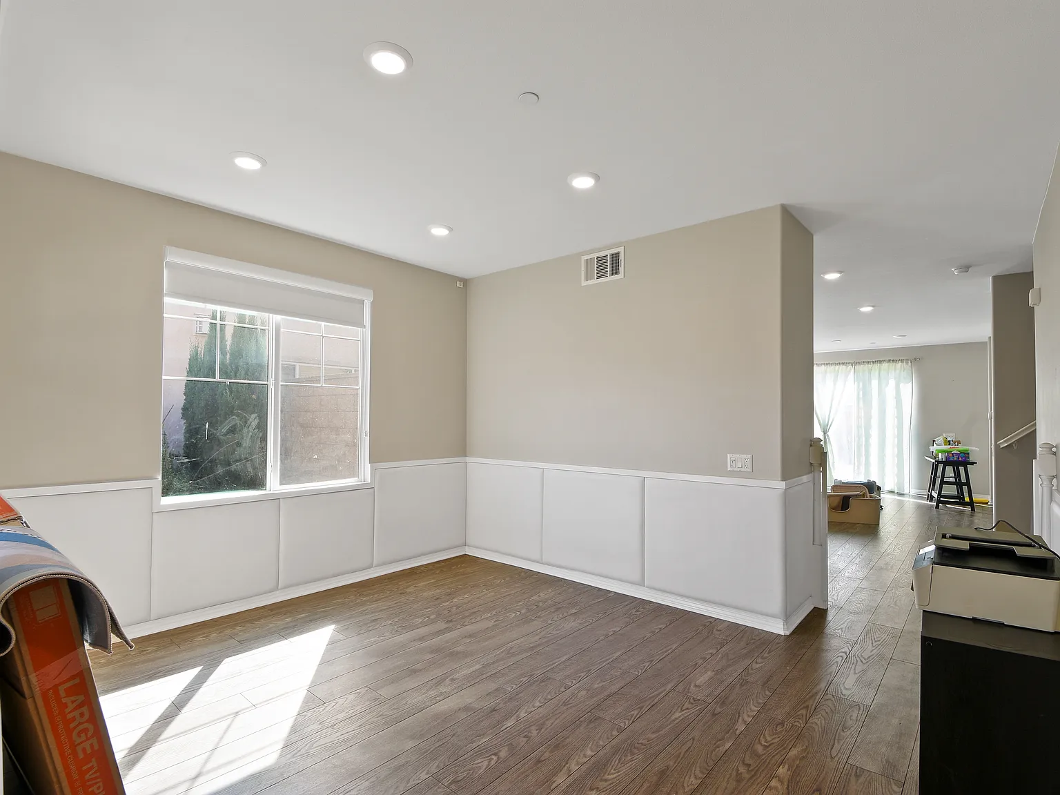 4 bed, 2366 sqft, $3,800 — Photo 2
