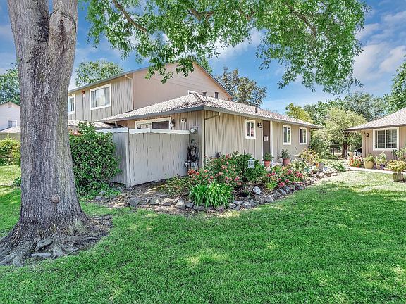 2nd image of 5028 Charmian Drive
