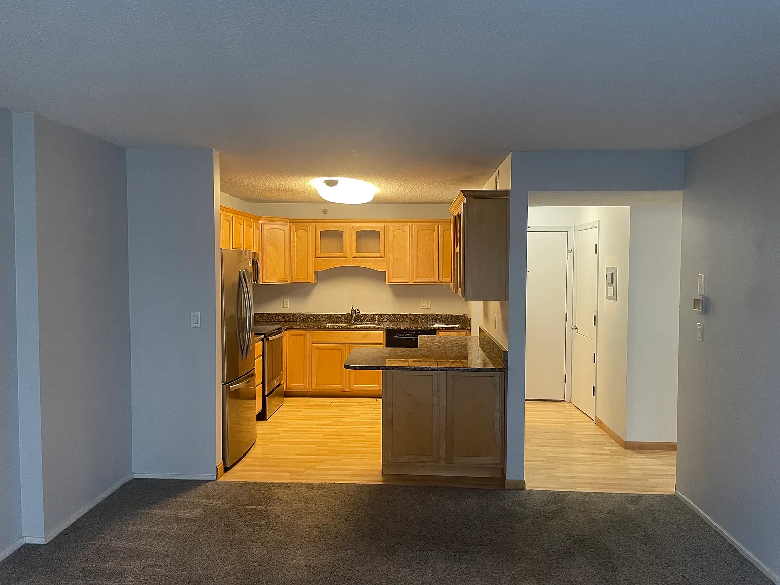 1 bed, 726 sqft, $1,400 — Photo 1