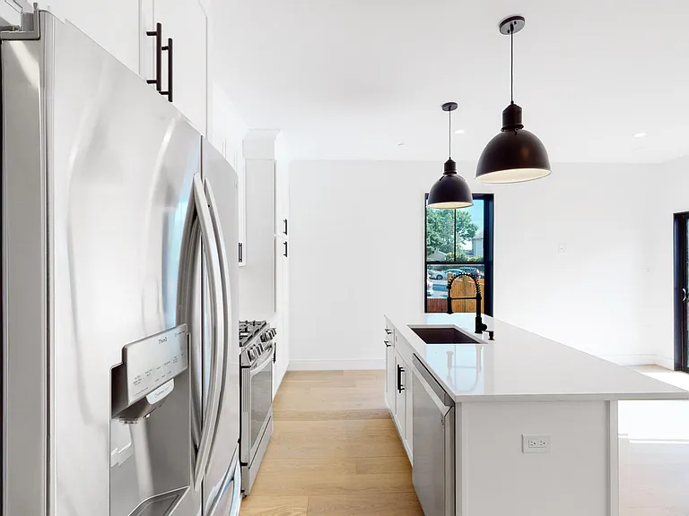 21 Buttonwood St #1 — Photo 3