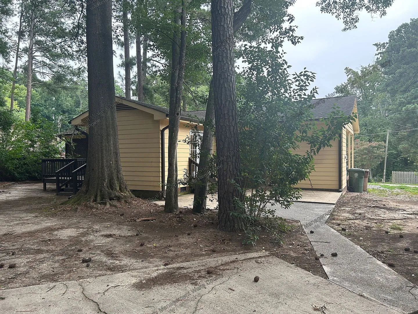 3 bed, 2.0 bath, 1217 sqft, $1,895 — Photo 2