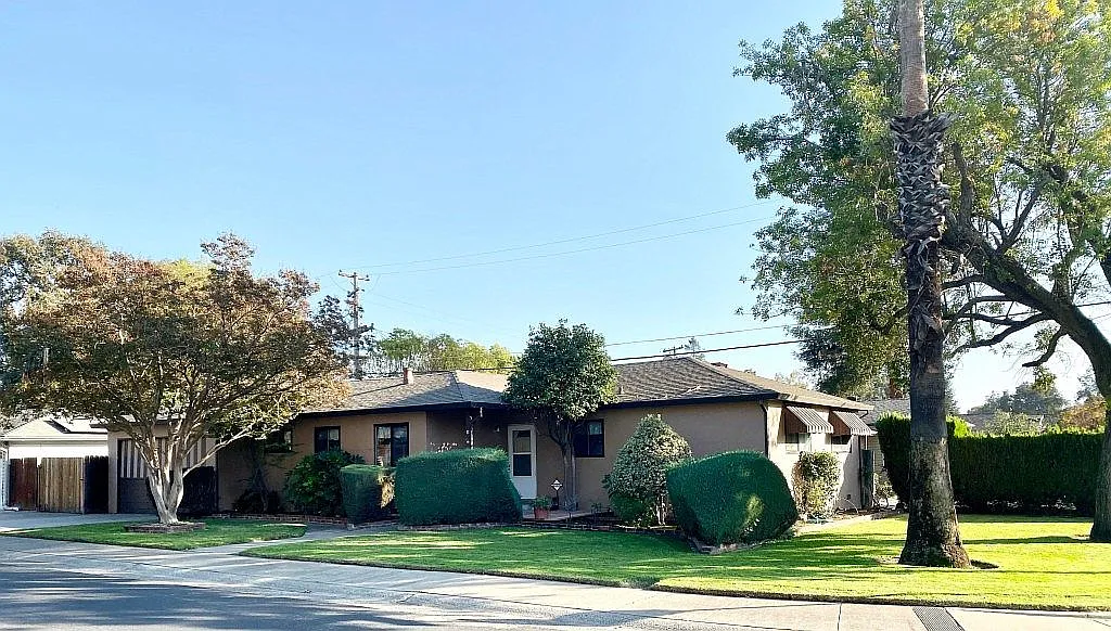1001 Hemlock St photo 1