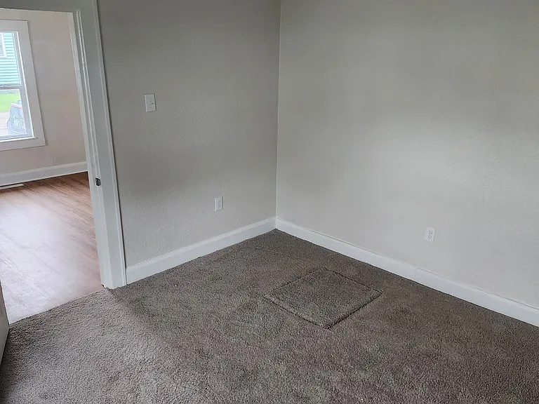 653 N Luett Ave #MAIN — Photo 7