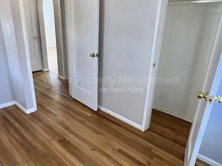 4360 Saint Paul St — Photo 16
