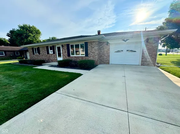 452 Greenacres Dr, Crawfordsville, IN 47933