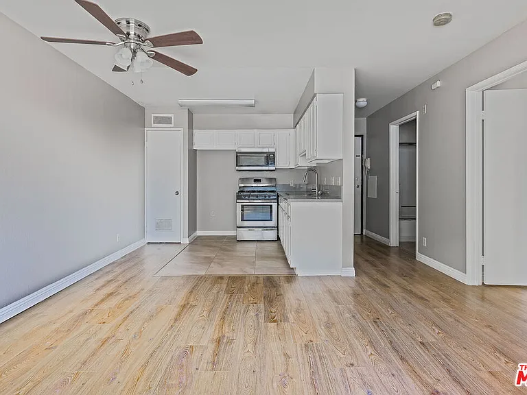 820 S Saint Andrews Pl #303 — Photo 6
