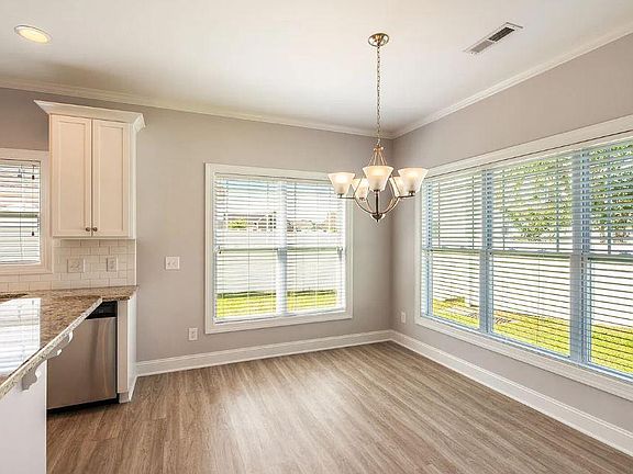 5th image of 4109 Hillard Ln