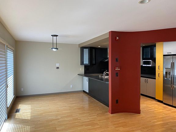 2nd image of 10868 Northshore Sq