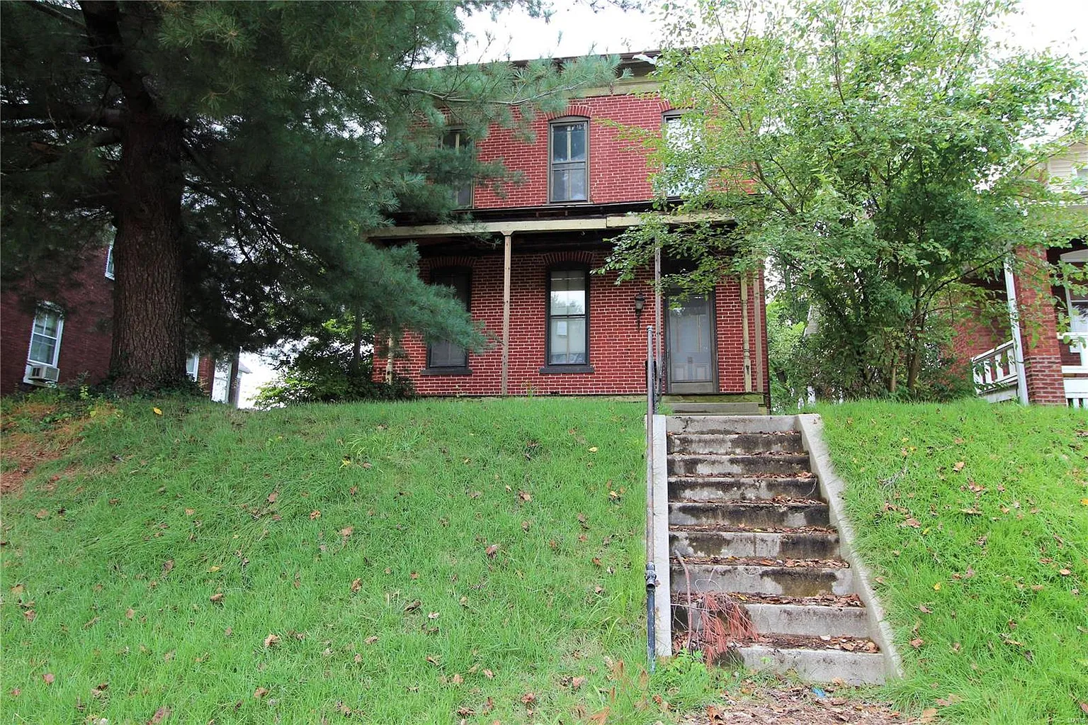 709 S Church St photo 1