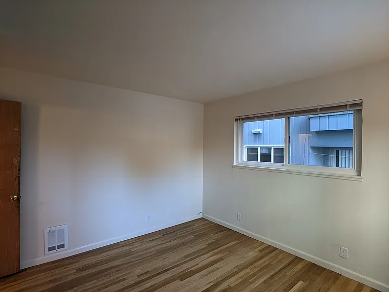 2534 Benvenue Ave — Photo 27