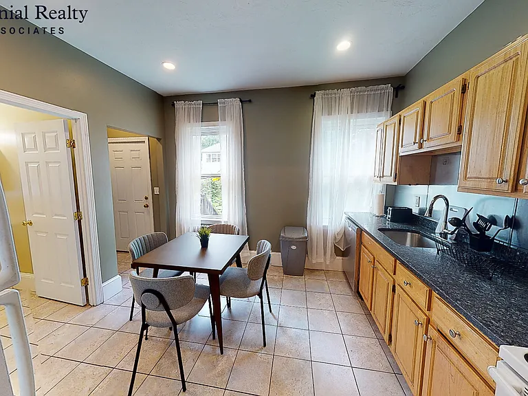 4 Haskell St #1 — Photo 7