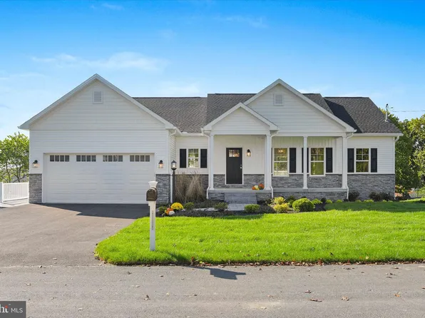 7425 Wells Dr, Harrisburg, PA 17112