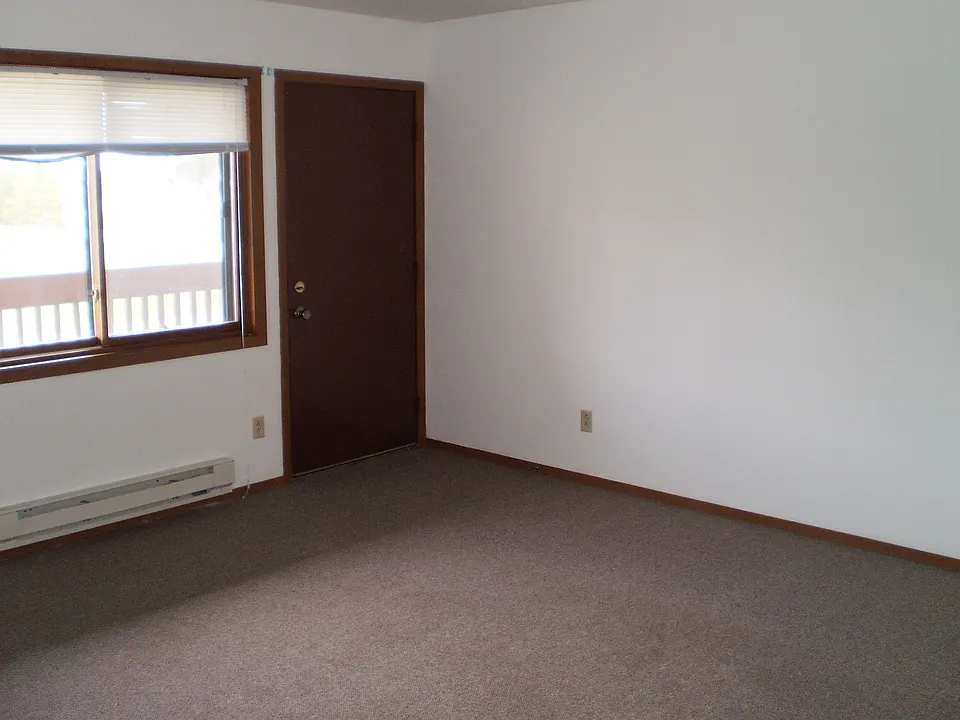 403 Harvey St #2