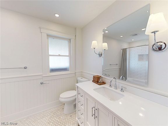5th image of 27 Mayfield Ave