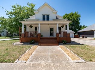 207 S Poland St, Heyworth, IL 61745