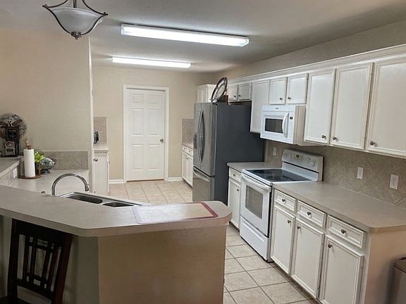 5th image of 5200 Oster Dr
