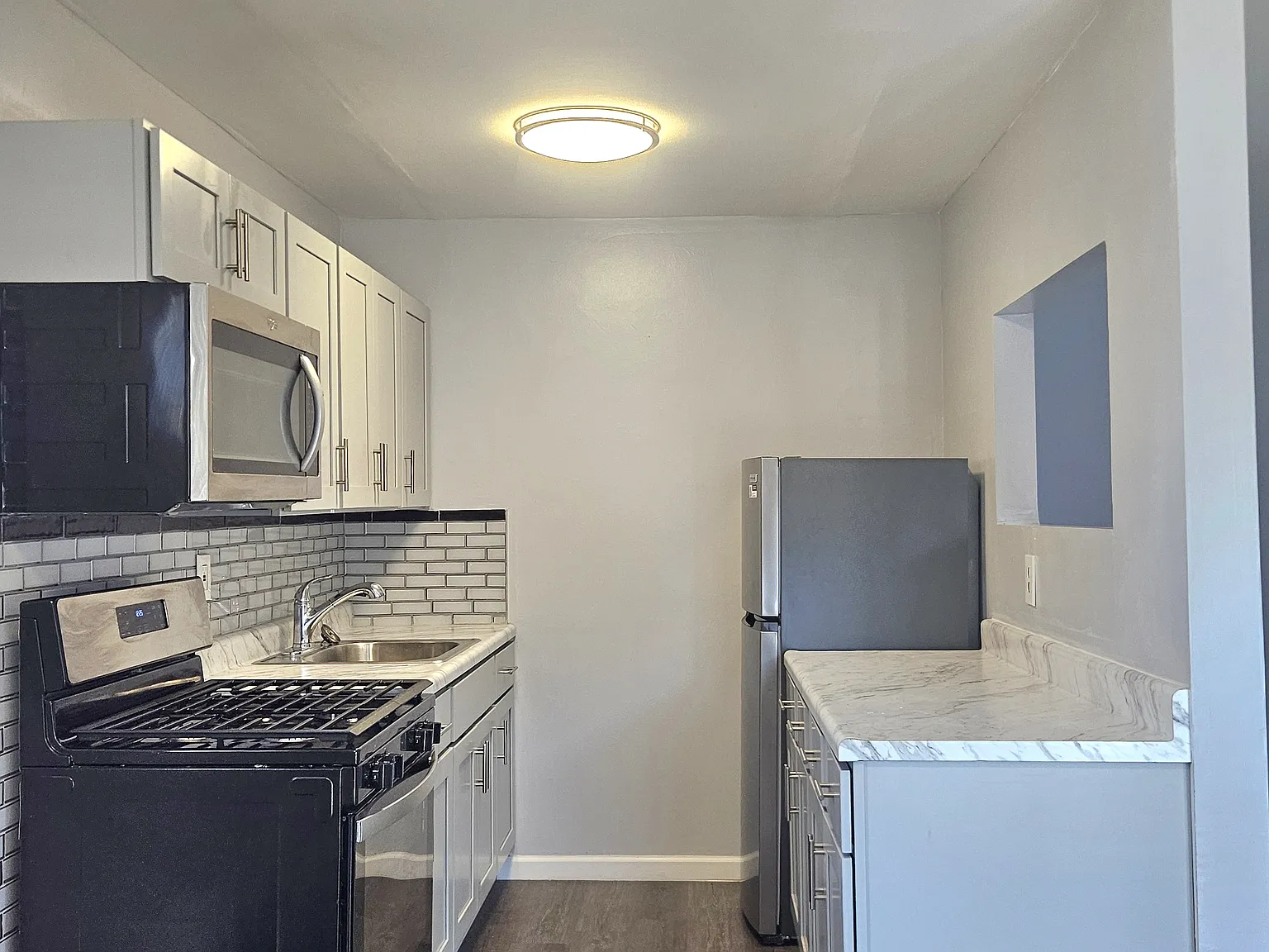 1 bed, $1,944 — Photo 2