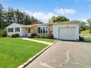 550 Fanning Rd, New Suffolk, NY 11956