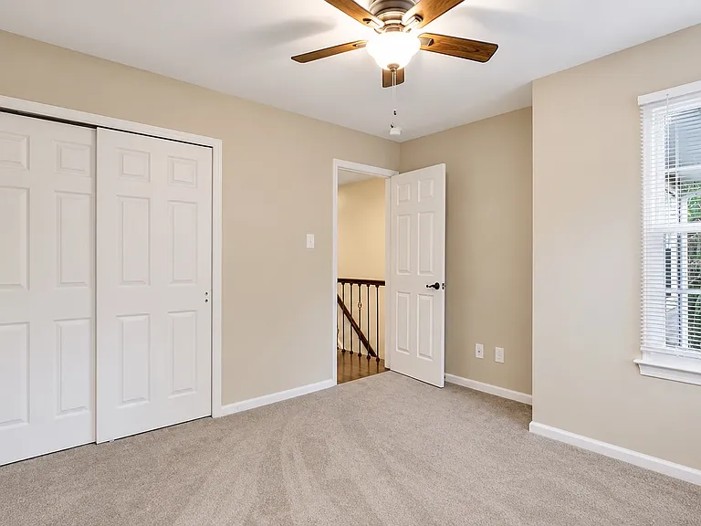 340 Danbury Ct — Photo 13
