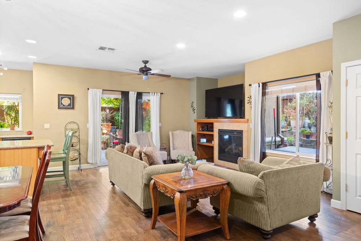 next background image