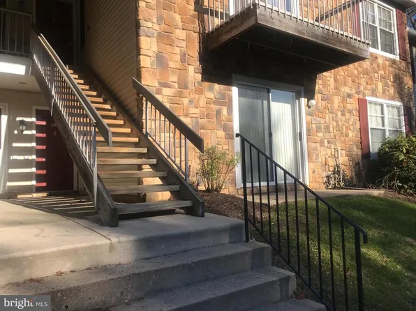 14 Barberry Ct, Lawrenceville, NJ 08648