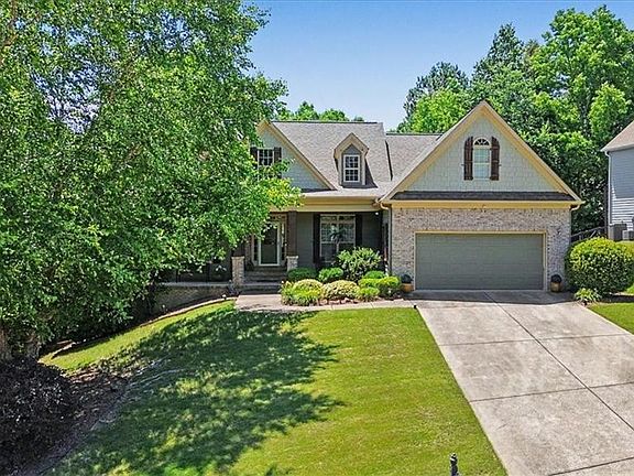 2nd image of 27 Roberson Dr NE