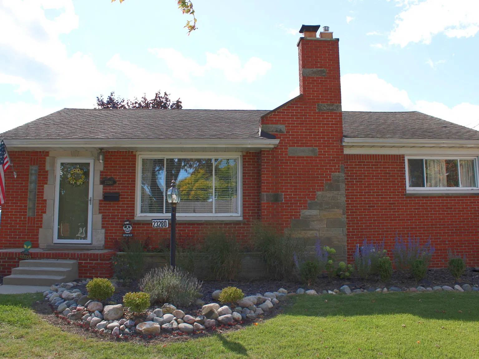 3 bed, 1158 sqft, $2,900 — Photo 2
