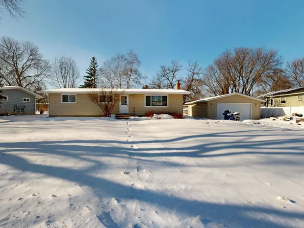 172 Lakeview Dr, Spicer, MN 56288