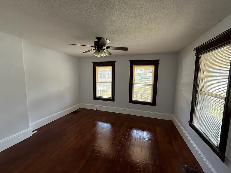 694 Enfield St #694 — Photo 12
