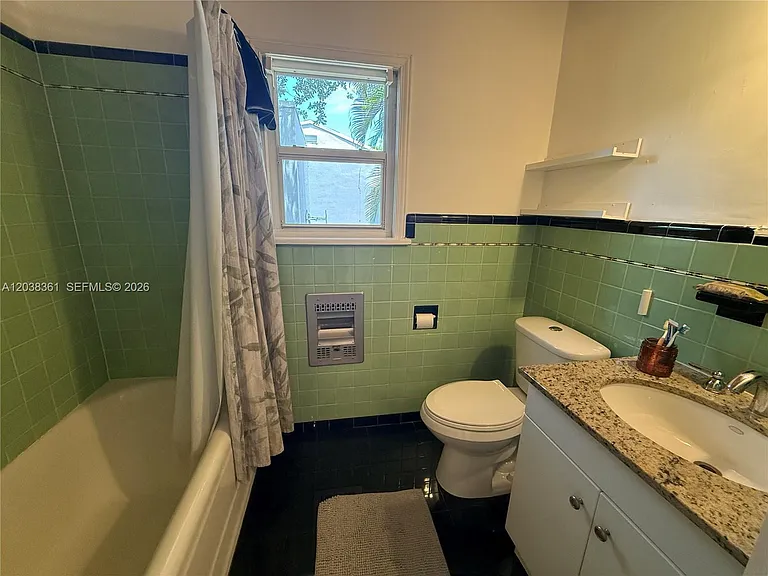 1719 Hayes St — Photo 7