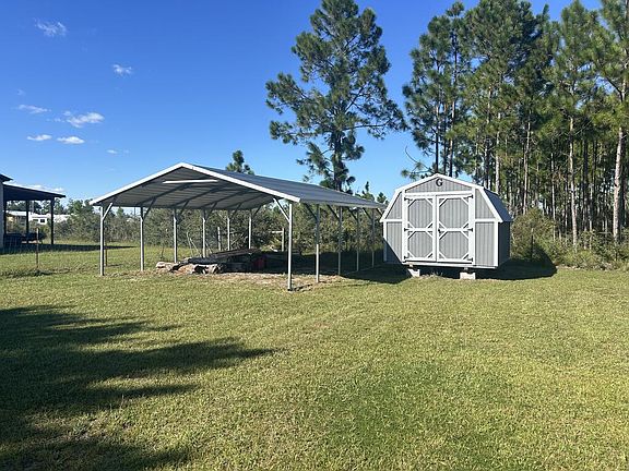 3rd image of 275 Raven Ln