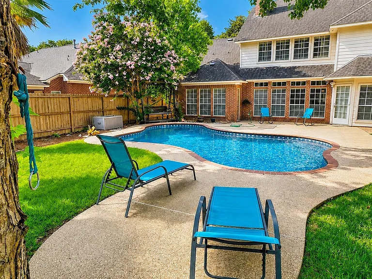 3814 Bayou Bend Ct — Photo 1