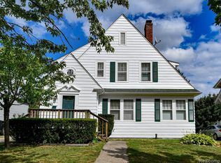 57 Oneida St, Pontiac, MI 48341