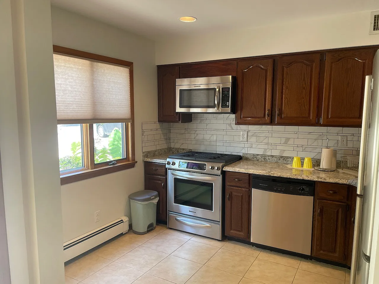 3 bed, 2.5 bath, 1500 sqft, $4,650 — Photo 1