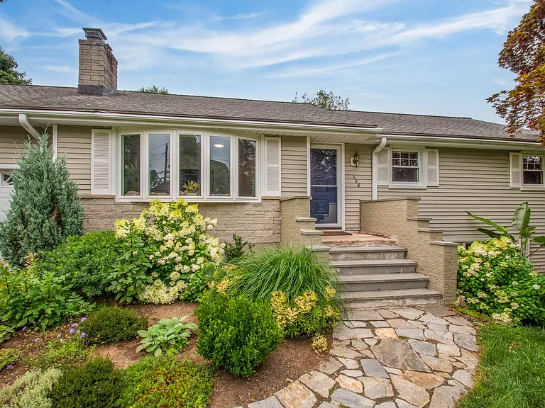 108 Colonese Rd — Photo 13