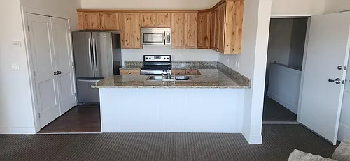 702 Chambers Ave #4B Photo 1