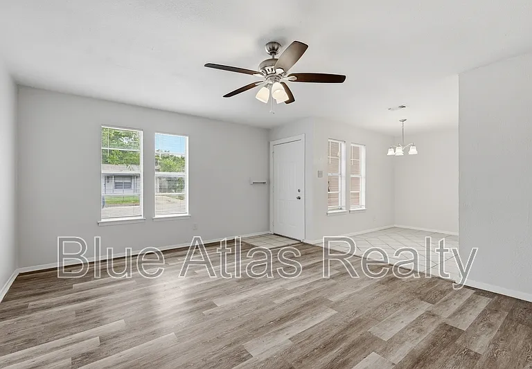 5055 Virgil St — Photo 3