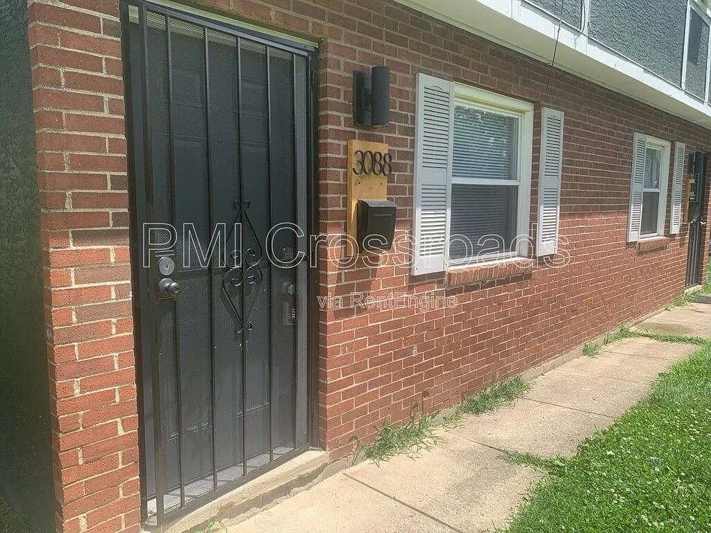 2 bed, 1.0 bath, 850 sqft, $1,156 — Photo 3