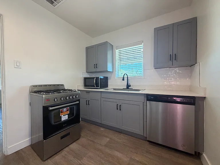 736 E Turney Ave #1 — Photo 2