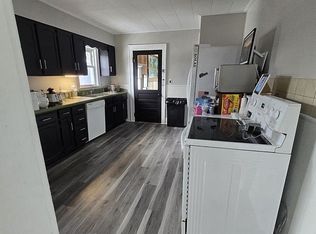 7275 Pontiac Lake Rd, Waterford, MI 48327